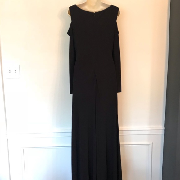 Vince Camuto cut out shoulder gown - Picture 4 of 6